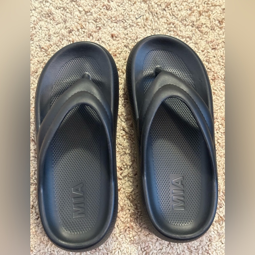 MIA Flip Flops